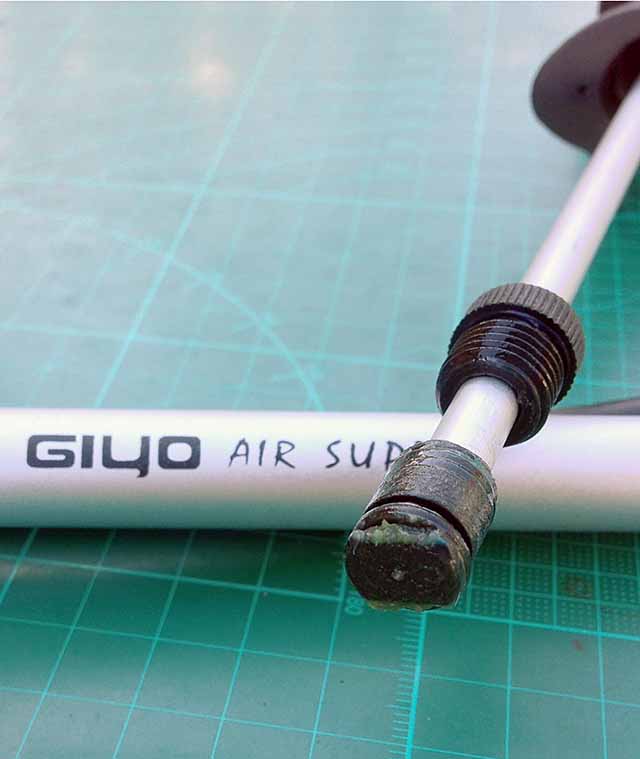 Поршень насоса высокого давления для воздушных вилок велосипеда Giyo Fork Pump 300psi 20bar диаметром всего в сантиметр